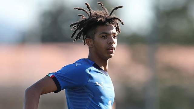 巴黎圣日耳曼战平曼联，博格巴乌龙送礼德甲